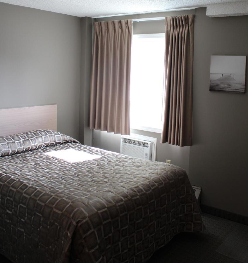 Arbour Ridge Inn & Suites Kindersley Exteriör bild