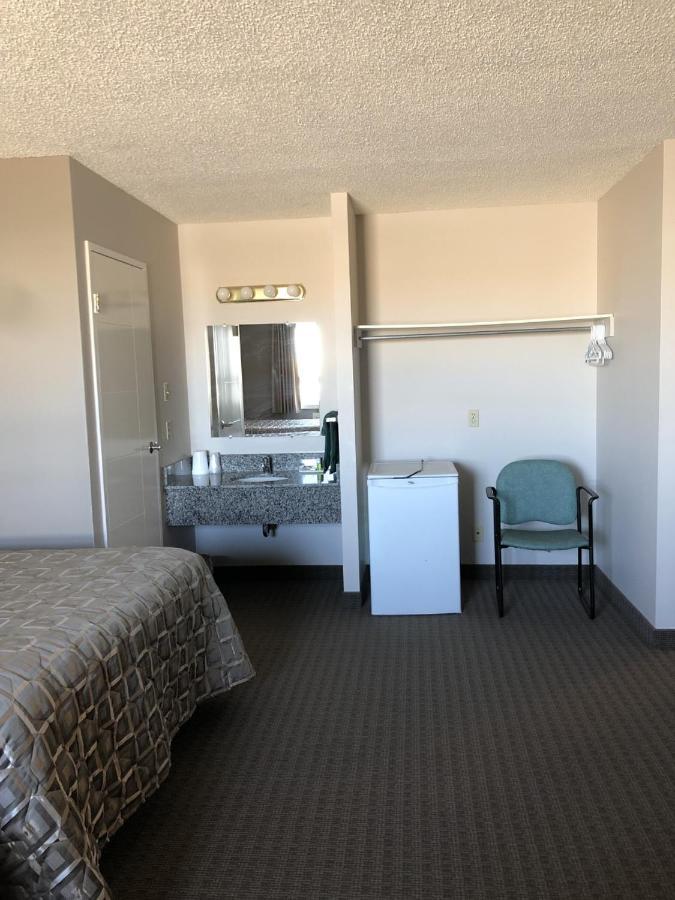 Arbour Ridge Inn & Suites Kindersley Exteriör bild