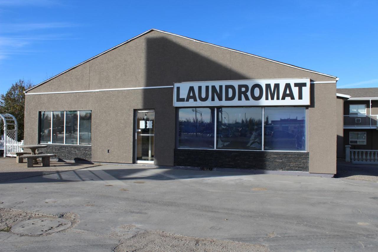 Arbour Ridge Inn & Suites Kindersley Exteriör bild